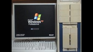 Windows XP Pro Startup in the Year 2022 with Computer Intel Celeron 2.4Ghz Socket 478 - Small Revie