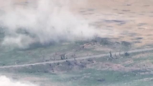 Артиллеристы 291-го полка продолжают уничтожать свинособак под Угледаром..mp4 смотреть онлайн