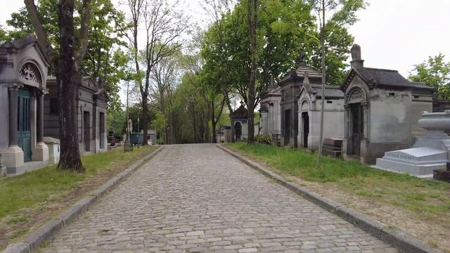 Père Lachaise Cemetery Paris, Jim Morrison Oscar Wilde Édith Piaf Walking Tour Paris France смотреть онлайн