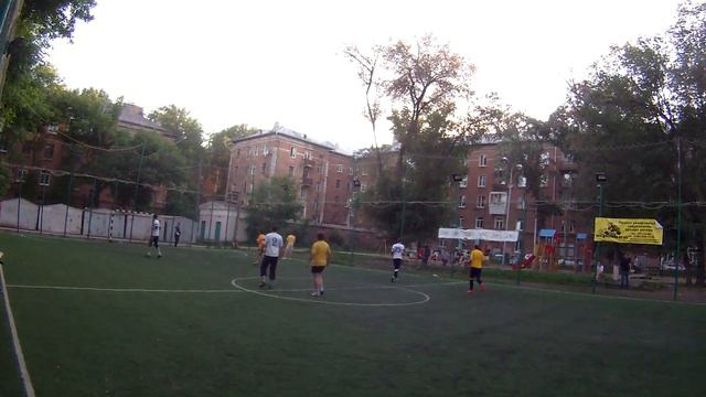 Инсы - НеРеал 10:5 (6:0) 1тайм (ЛФЛ-Зима16. Лига2(СерА). 12 тур) смотреть онлайн