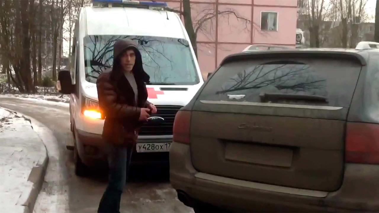 Женщина не пропускала скорую. Иномарка машиналар. ТСМ В больших дворах