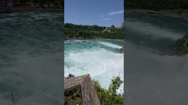 Rheinfall (Рейнский водопад ) Шаффхаузен Швейцария. Прекрасное место.