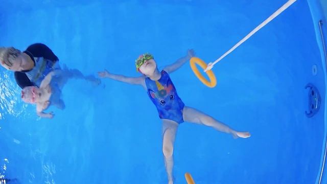 Грудничковое плавание в Иркутске | Аквапузики #02 смотреть онлайн