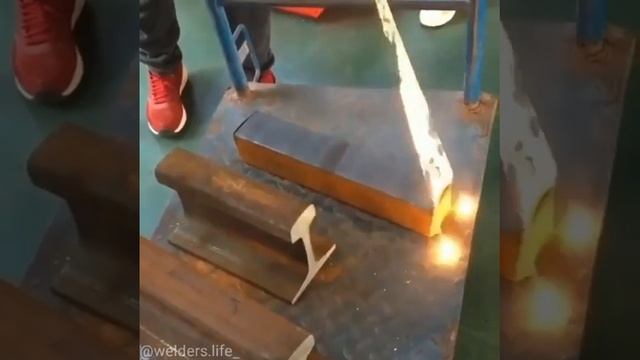 Лазерная чистка металла от ржавчины #Shorts