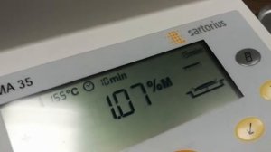 Анализ влажности масла на влагомере Sartorius MA35
