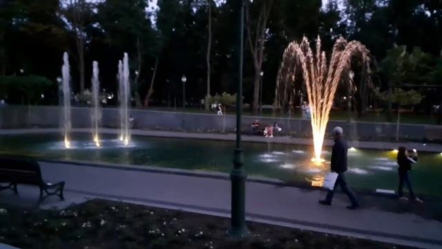 ТАНЦЫ В САДУ ШЕВЧЕНКО АВГУСТ 2020/КАКОЙ ОН САД ШЕВЧЕНКО ПОСЛЕ РЕМОНТА ХАРЬКОВ ??? смотреть онлайн