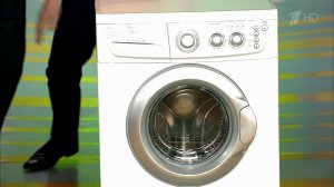 Как стирать пуховик. Жить здорово! Фрагмент выпуска от 06.04.2016