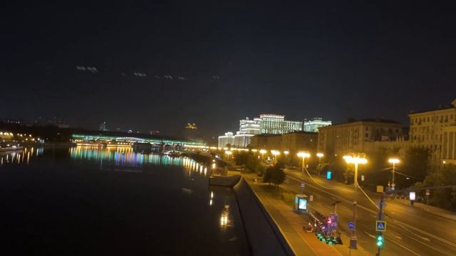 Ночная прогулка по Москве. Рассвет на Воробьёвых горах. смотреть онлайн