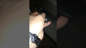 Peugeot 308, 2015. ремонт кнопки стеклоподёмника 1 часть