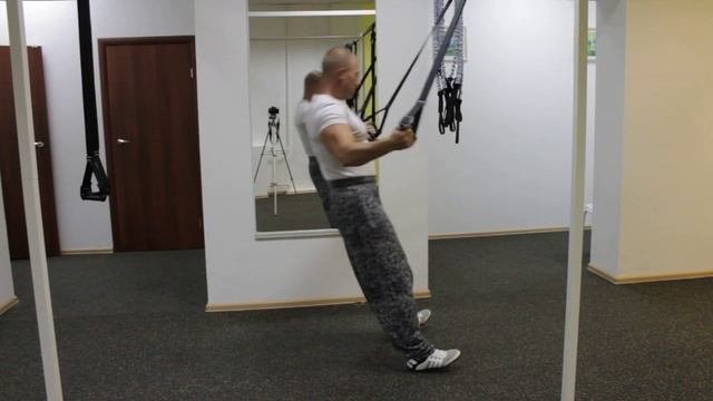 упражнение в Гимнастическом Универсальном Тренажёре.