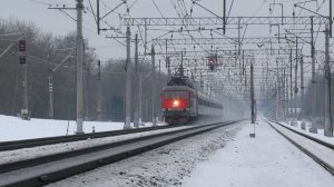 Летящий ЧС200-012 со скоростным поездом "Невский экспресс" Санкт-Петербург - Москва