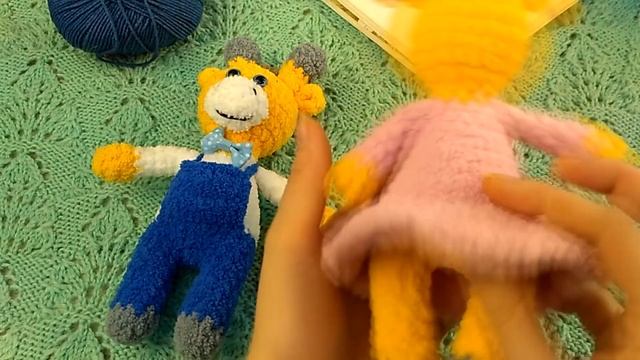 Плюшевые жирафики крючком