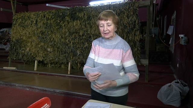 Волонтёры в Благовещенске освоили новую технику плетения антидроновых сетей