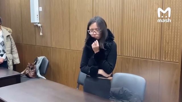 Американку Алисию Дей, которая выгуливала телёнка на Красной площади, арестовали на 13 суток смотреть онлайн