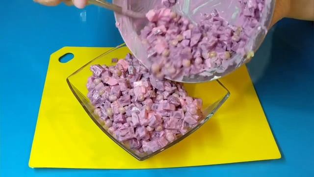 Салат «Минутка» - намного круче Оливье и Шубы. НУ, оОЧЕНЬ ВКУСНЫЙ!!! Вкусно - Пальчики оближешь смотреть онлайн