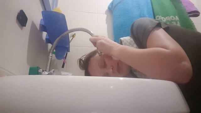 КАК УБРАТЬ ОТЁКИ И МЕШКИ ПОД ГЛАЗАМИ ЗА 2 МИНУТЫ/ В ДОМАШНИХ УСЛОВИЯХ.