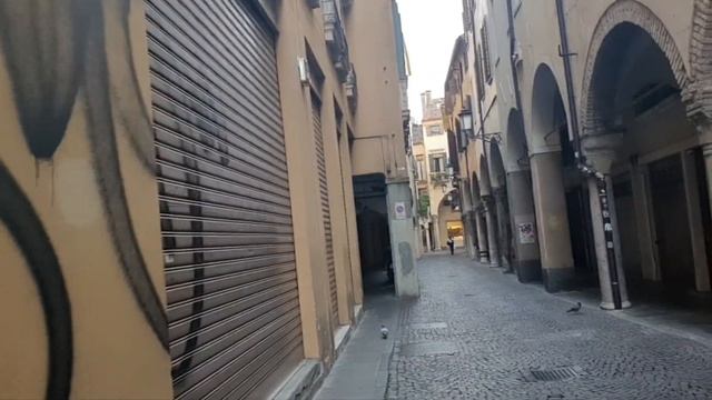 Италия Жасмин Падуя вечерний стритстайл.Stradivarus смотреть онлайн