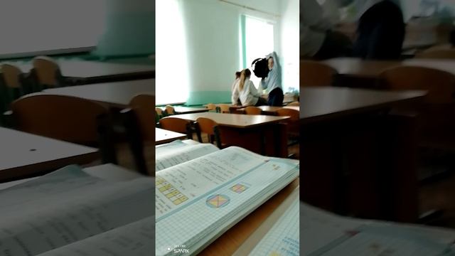 наш класс когда учитель вышел на 5 минут смотреть онлайн