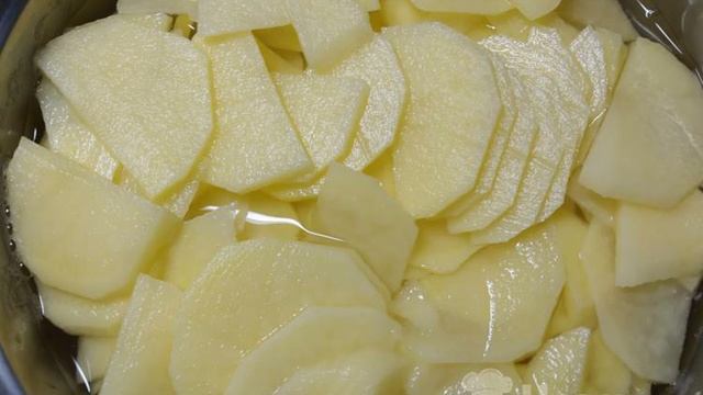 Курник с картофелем и утиным мясом