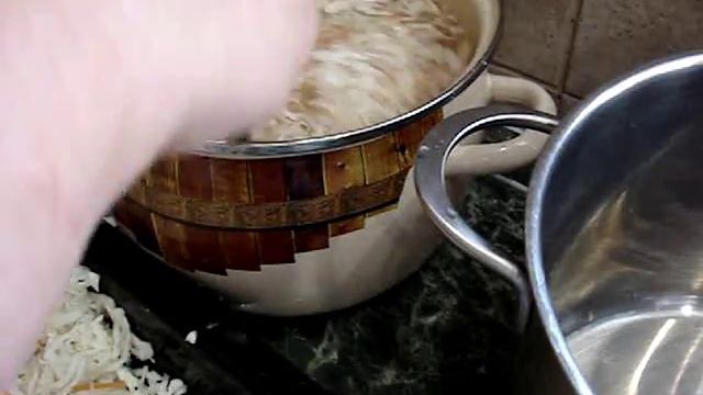 Квашенная капуста простой но, Очень вкусный рецепт. смотреть онлайн
