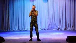 Не прадаецца хата бацькоў В.Ракуть