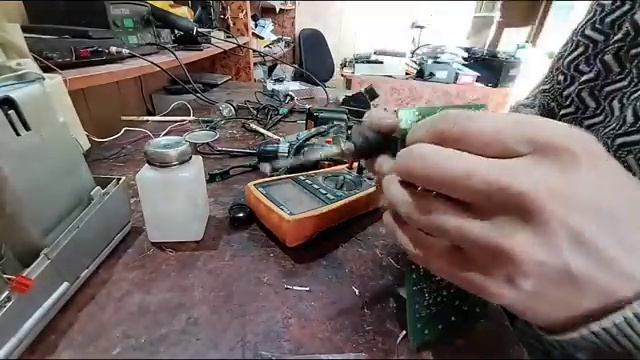 ремонт инверторной микроволновки Panasonic (проблемы с мозгами) смотреть онлайн