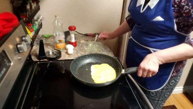 КАРТОФЕЛЬНЫЕ БЛИНЫ С ФАРШЕМ И ЯЙЦАМИ смотреть онлайн