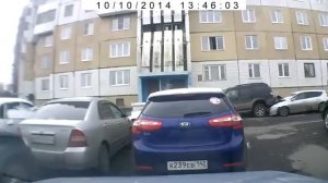 Перепутала педали газа и тормоза.