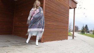 Платок из уплотненной шерстяной ткани с шелковой бахромой "Драгоценная", вид 2