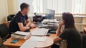 В Волгограде сотрудница центра продавала мигрантам поддельные сертификаты русского языка.