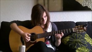 Девушка класно играет на гитаре Nothing Else Matters