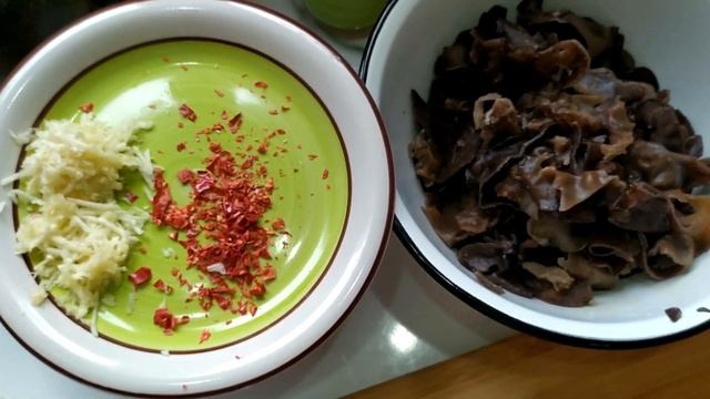 Салат из морской капусты по-корейски. Салат из древесных грибов по-корейски. Korean Seaweed Salad.