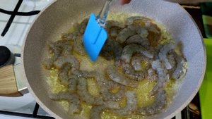 Быстрая закуска: креветки в вине