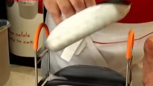 Reteta video H. Virlan - Masina de paine Moulinex - Paine de grau si secara.mpg смотреть онлайн