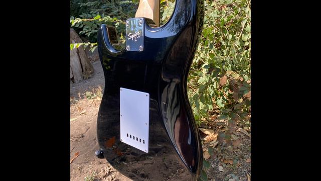 2009 Squier by Fender Strat смотреть онлайн