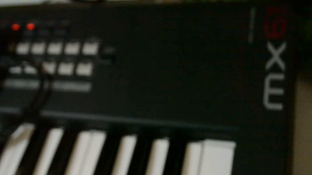 Utilizando o Yamaha MX61 para controlar o iGrand Piano para Android смотреть онлайн