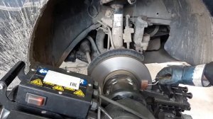 мазда 3 ,- проточка тормозных дисков ,устранение биения руля при торможении.