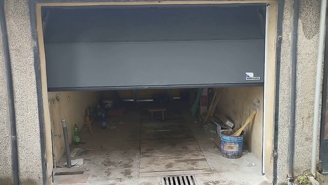 ???Гаражна врата RenoMatic в цвят CH703 антрацит металик Matt deluxe. И задвижване Supramatic 4.✔️✔ смотреть онлайн