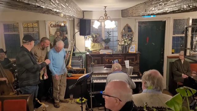 Bei Mir Bist Du Schön - The Phil Brown Swingtet смотреть онлайн