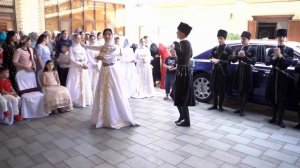 Я АЛЛАХ1 КАКАЯ КРАСОТА, ЧЕЧЕНСКАЯ ЛЕЗГИНКА, НЕРЕАЛЬНО КРАСИВЫЕ ЧЕЧЕНКИ НА СВАДЬБЕ