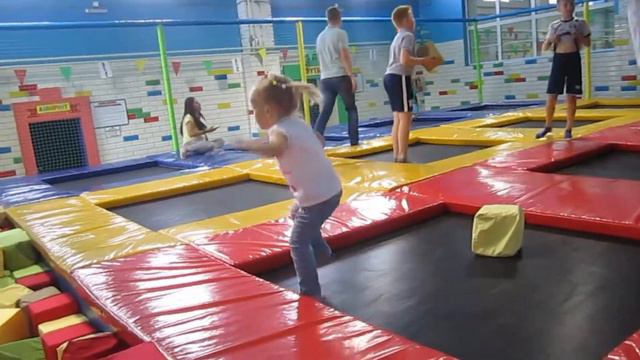 Детская игровая ХЛОП ТОП. Настена счастлива. смотреть онлайн