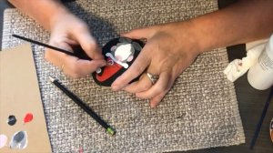 Рисую сказочного Гномика на камне.