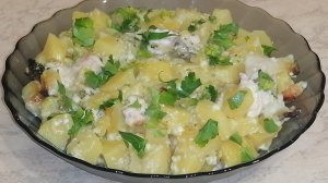 Картофель, запечённый с курицей и брокколи, под соусом бешамель