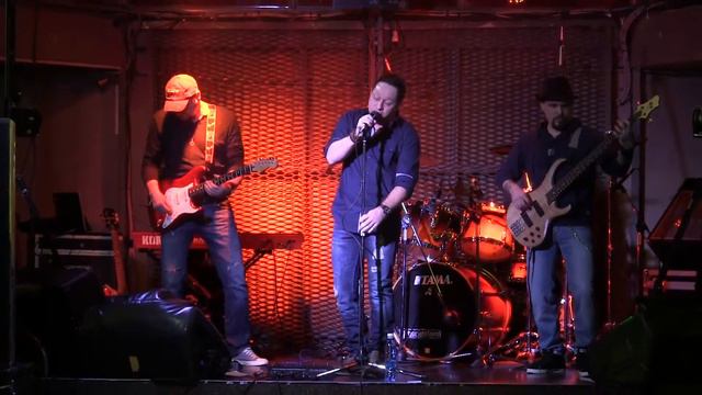 Странные люди. Не верь не слушай смотреть онлайн