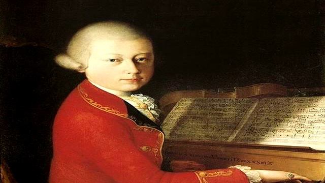 Mozart- Harpsichord Concerto No. 3 KV 107 i. Allegro смотреть онлайн