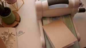 Тиснение на бумаге - это просто! Используем ножи от mimi_cut и создаем папки на свой вкус.