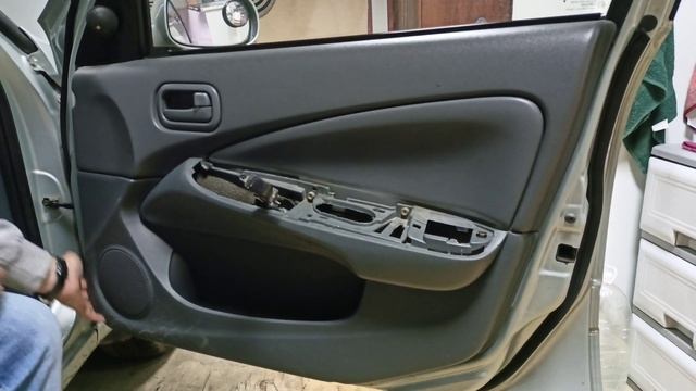 Снятие обшивки передней двери НИССАН АЛЬМЕРА КЛАССИК !!! смотреть онлайн