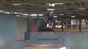 Илья Кузьминов - райдер Доски Шоп. Тренировка в парке.