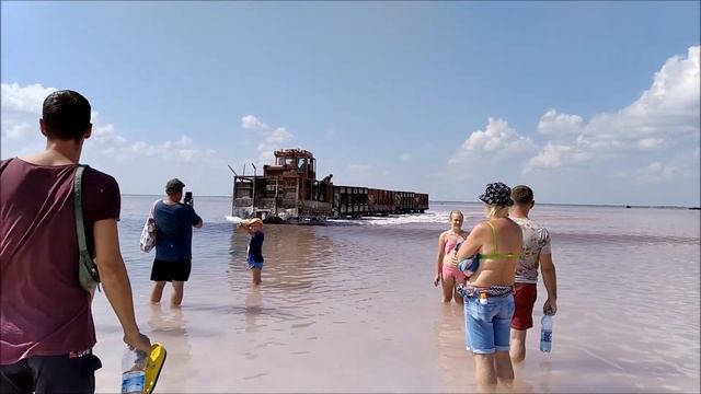 Поезд едет по дну озера. Бурсоль, август 2020. смотреть онлайн