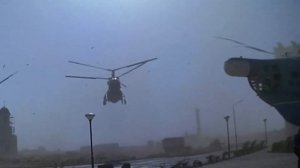 Крым пгт.Мирный  БОЕВОЙ ВЕРТОЛЁТ  приземляется в сквере Авиаторов в честь празднования дня посёлка.